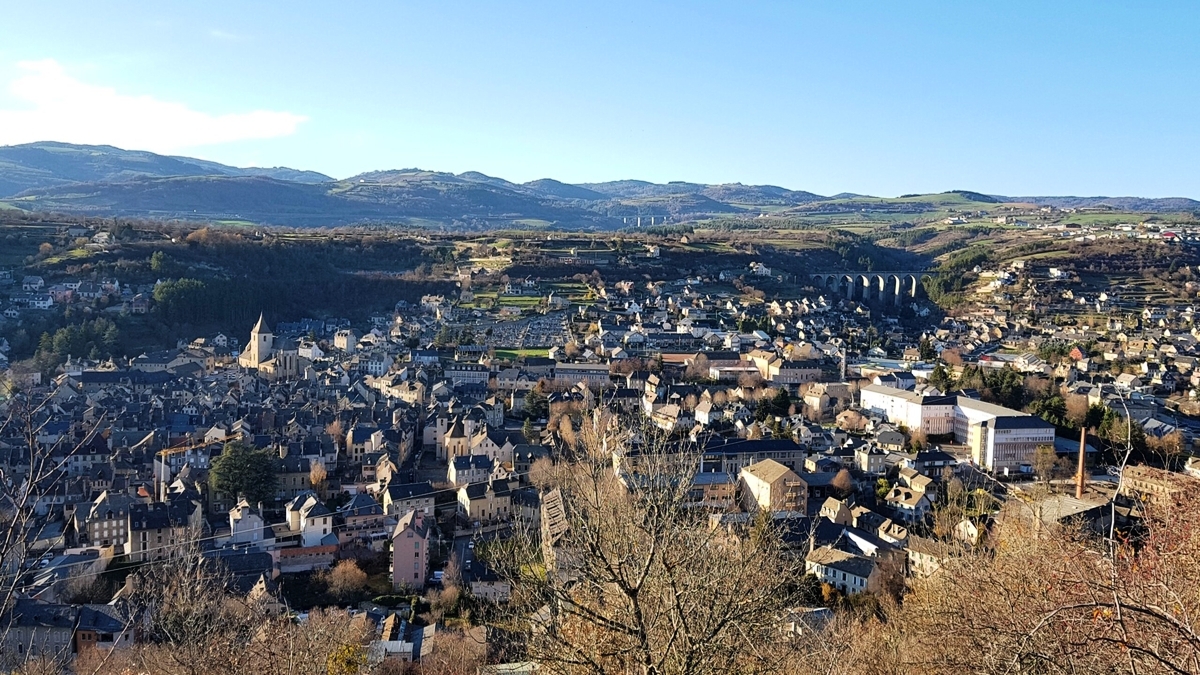 découvrez la lozère à travers ses deux joyaux, mende et marvejols. plongez dans l'histoire, la culture et les paysages enchanteurs de cette région authentique du sud de la france, où la nature préservée et la convivialité des habitants vous réservent de belles surprises.