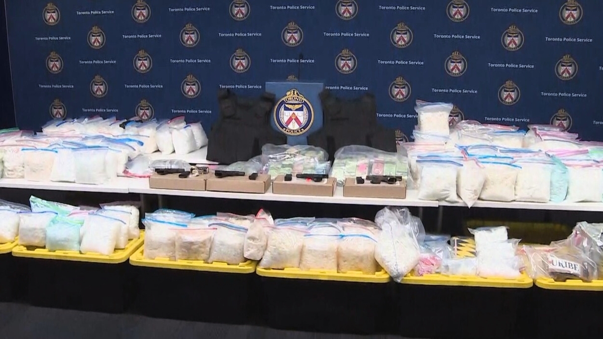 après les festivités de noël, une opération de police a conduit à la saisie de drogue et à l'arrestation de trois individus. découvrez les détails de cette intervention qui illustre les efforts des autorités pour lutter contre le trafic de stupéfiants.