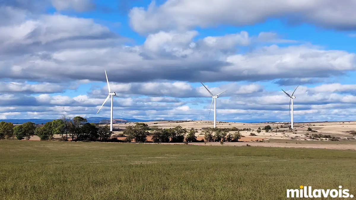 découvrez les dernières prévisions météorologiques pour l'aveyron. restez informé des conditions dégradées qui impactent la région. suivez nos conseils pour faire face aux intempéries.