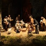découvrez notre crèche de noël et hanouka autorisées, un symbole d'harmonie entre traditions. plongez dans un univers festif où la magie des fêtes s'exprime pleinement, tout en respectant les valeurs de chaque culture.