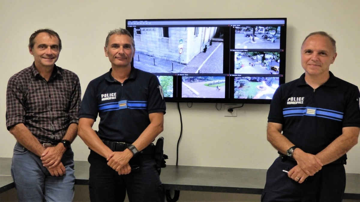 découvrez les solutions de vidéoprotection à tarn : sécurité renforcée, surveillance efficace et technologie de pointe pour protéger vos biens et assurer votre tranquillité d'esprit.