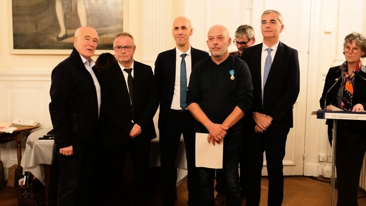 découvrez l'engagement bénévole de michel soubsol, un acteur passionné qui consacre son temps et ses efforts à des causes nobles. explorez son parcours enrichissant et les impacts positifs qu'il a réalisés au sein de la communauté.