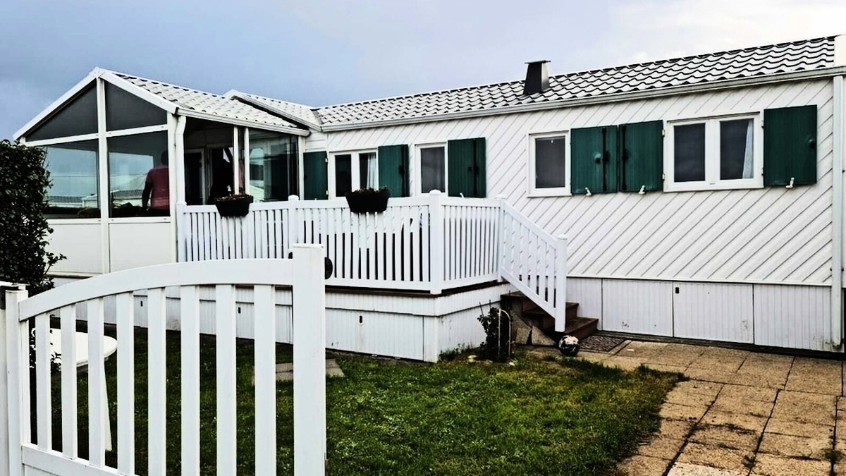 découvrez l'aubin, le nouveau camping-car haut de gamme qui allie confort, style et performance. profitez de voyages inoubliables en toute liberté avec des aménagements modernes et des équipements haut de gamme.