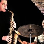 découvrez les jeunes talents du jazz dans le tarn. plongez dans l'univers musical vivant et inspirant de ces artistes prometteurs, qui mêlent tradition et modernité pour faire vibrer les scènes locales.