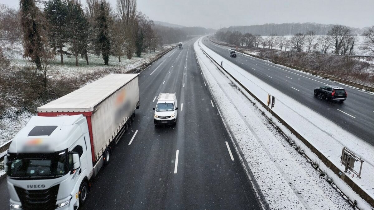 restez informé sur les conditions climatiques en aveyron ! ce 10 janvier, vigilance verglas en vigueur. prenez toutes les précautions nécessaires pour assurer votre sécurité sur la route et à pied.