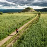 découvrez les trésors cachés de la lozère, une région authentique riche en paysages à couper le souffle, en patrimoine historique et en activités nature. partez à l'aventure dans ses gorges, ses plateaux et ses villages pittoresques pour une expérience inoubliable en pleine nature.