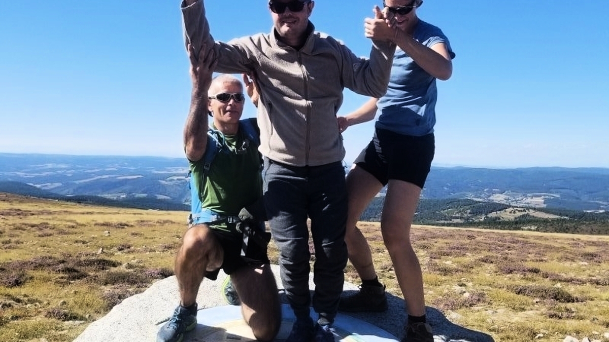 découvrez la lozère en 2022, un territoire rural unique en france, peuplé de 76 503 habitants. explorez ses paysages naturels préservés, son patrimoine culturel riche et ses activités en plein air qui en font une destination de choix pour les amoureux de la nature.