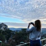 découvrez les plus belles promenades dans l'hérault, entre nature préservée et patrimoine historique. explorez les sentiers côtiers, les gorges spectaculaires et les villages pittoresques de cette magnifique région du sud de la france.