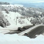 découvrez la magie de l'hiver en lozère, un territoire enchanteur où la neige recouvre de paysages majestueux. profitez d'activités outdoor, de randonnées en pleine nature, et savourez la gastronomie locale au coin du feu. un séjour inoubliable au cœur des montagnes et des forêts.