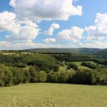 découvrez les prévisions météo pour l'aveyron : températures, conditions climatiques et alertes en temps réel pour planifier vos activités en toute sérénité.