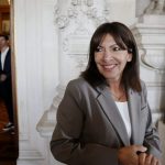 le maire de montpellier prend des mesures légales contre une vidéo haineuse d'un influenceur, soulignant l'importance de lutter contre la désinformation et le discours de haine dans les médias sociaux.