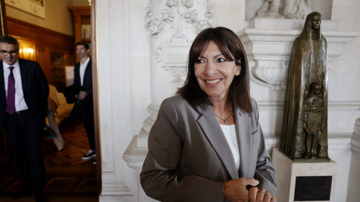 le maire de montpellier prend des mesures légales contre une vidéo haineuse d'un influenceur, soulignant l'importance de lutter contre la désinformation et le discours de haine dans les médias sociaux.