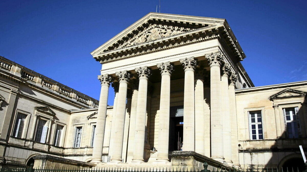 découvrez l'histoire poignante d'amandine, 13 ans, victime d'une tragédie qui a bouleversé sa vie. un récit émouvant sur la résilience, le courage et l'espoir qui éclaire le chemin vers la guérison.