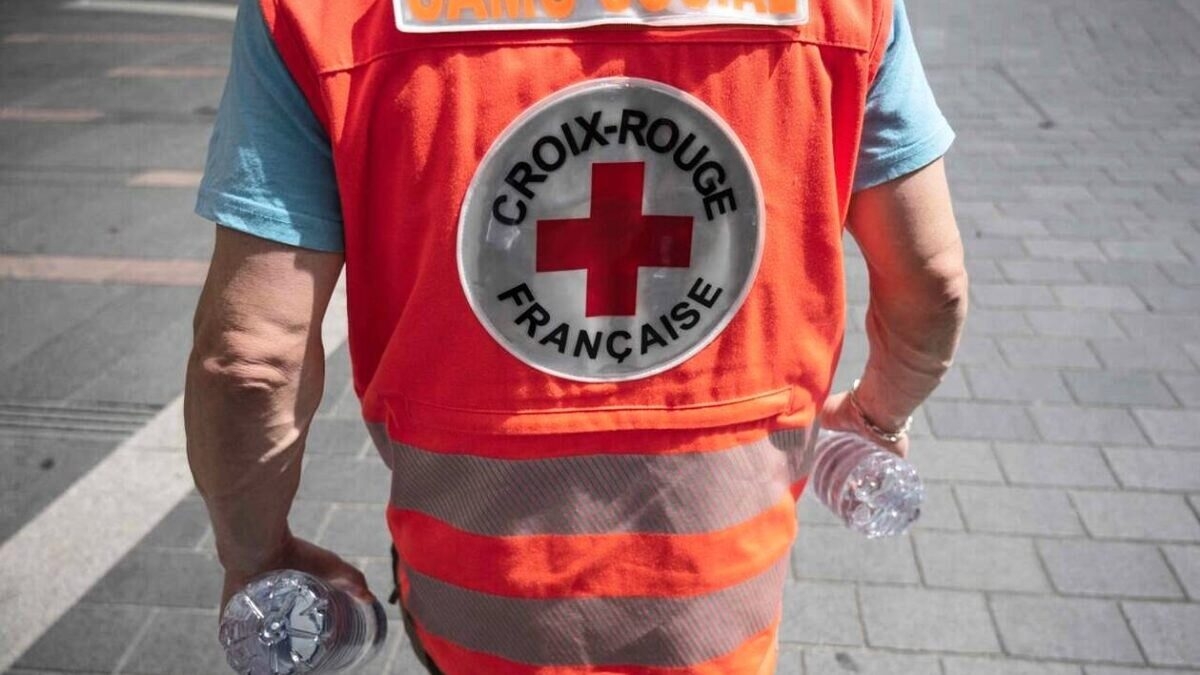découvrez la maraude de la croix-rouge à rodez, une initiative essentielle qui vise à venir en aide aux personnes en situation de précarité. rejoignez-nous pour soutenir les actions de solidarité et d'entraide, tout en apportant une écoute attentionnée et des ressources nécessaires à ceux qui en ont besoin.