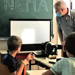 découvrez l'histoire d'un élève victime d'une vidéo impliquant un enseignant qui a été suspendu. cette situation intrigante soulève des questions sur la responsabilité et le rôle des éducateurs, ainsi que sur l'impact des médias sur la vie scolaire. suivez les détails de cette affaire qui fait grand bruit.