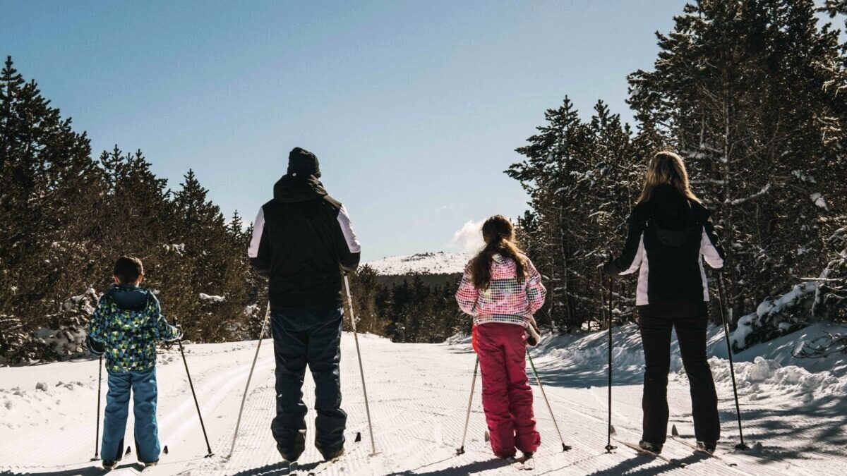 découvrez la beauté des stations de ski en lozère avec nos offres de vol. profitez de paysages enneigés, d'activités hivernales variées et d'un cadre naturel exceptionnel pour vos vacances au ski.