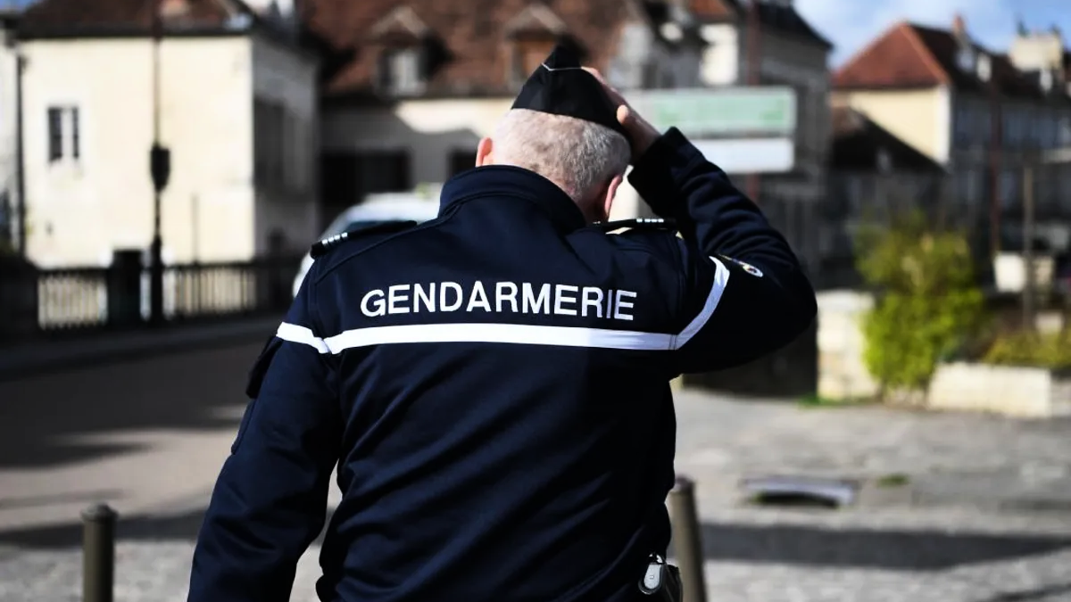 découvrez notre enquête approfondie sur les décès britanniques en aveyron. analyse des tendances, témoignages et statistiques révélateurs sur la vie et l'histoire des expatriés dans cette région pittoresque de france.