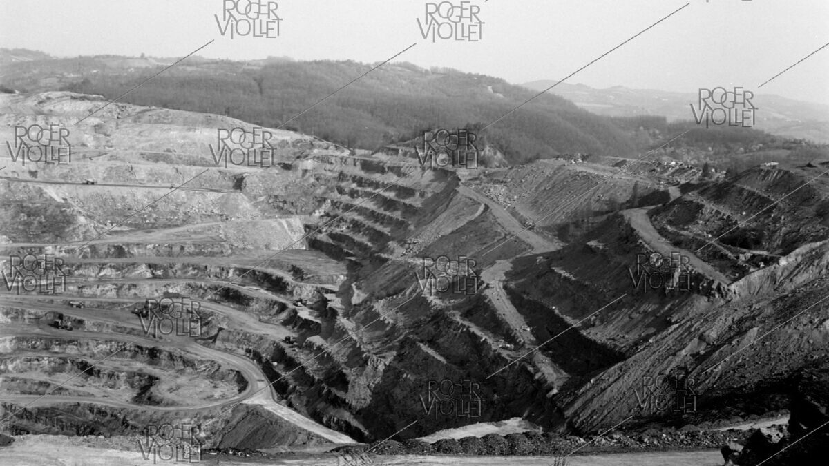 découvrez decazeville, une ville riche en culture aveyronnaise, où l'histoire, les traditions locales et la convivialité se rencontrent. plongez dans un patrimoine unique et explorez les événements culturels qui animent cette région, tout en savourant les spécialités culinaires typiques de l'aveyron.