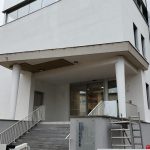 découvrez les projets innovants de maisons de santé en aveyron, conçus pour améliorer l'accès aux soins et favoriser le bien-être des habitants. ces structures modernes visent à offrir des services médicaux de proximité dans un cadre agréable.