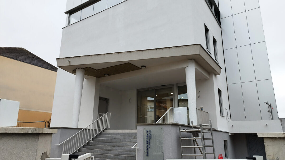 découvrez les projets innovants de maisons de santé en aveyron, conçus pour améliorer l'accès aux soins et favoriser le bien-être des habitants. ces structures modernes visent à offrir des services médicaux de proximité dans un cadre agréable.