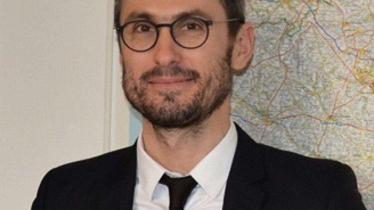découvrez le nouveau directeur de la ddtm, un leader engagé qui aspire à transformer et moderniser les services de la direction départementale des territoires et de la mer. suivez son parcours et ses projets pour un développement durable et harmonieux des territoires.