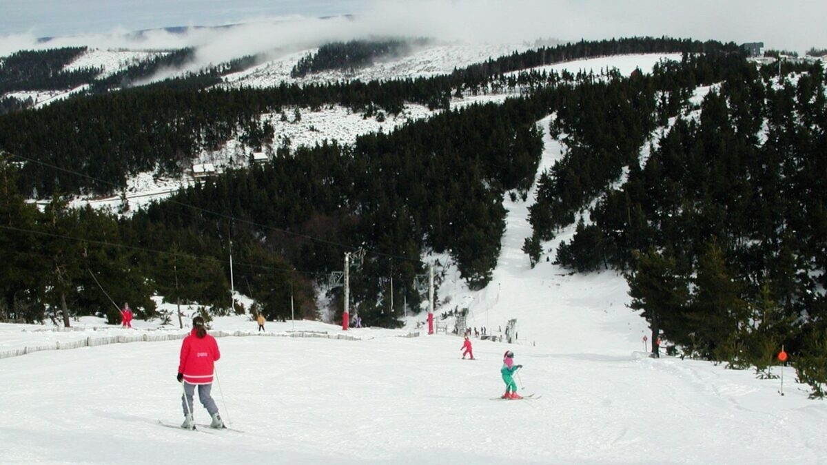 découvrez l'ouverture de la station de ski mont lozère, une destination idéale pour les amateurs de neige et de sensations fortes. profitez de la beauté des paysages, des pistes adaptées à tous les niveaux et des activités hivernales variées. ne manquez pas cette expérience unique au cœur des montagnes.