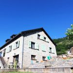 découvrez notre gîte nature en lozère, un havre de paix au cœur des paysages préservés. profitez d'un séjour ressourçant, entre randonnées, faune et flore exceptionnelles, tout en savourant le confort et l'authenticité de notre hébergement. idéal pour les amoureux de la nature et les aventuriers.
