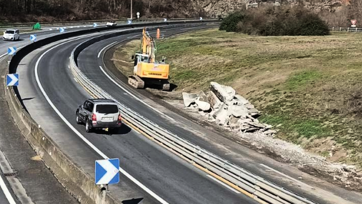 découvrez les détails de l'arrestation d'une femme sur l'a75 en lozère. cette affaire intrigante soulève des questions sur les circonstances entourant cet événement. suivez toutes les actualités liées à cet incident.