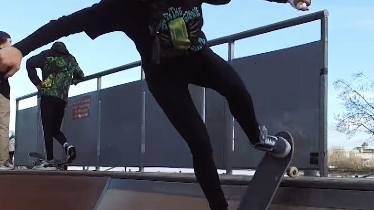 découvrez la fraternité des skateurs en lozère, un lieu de rencontre et de partage pour tous les passionnés de skate. rejoignez une communauté dynamique, participez à des événements, et vivez votre passion dans un cadre naturel exceptionnel.