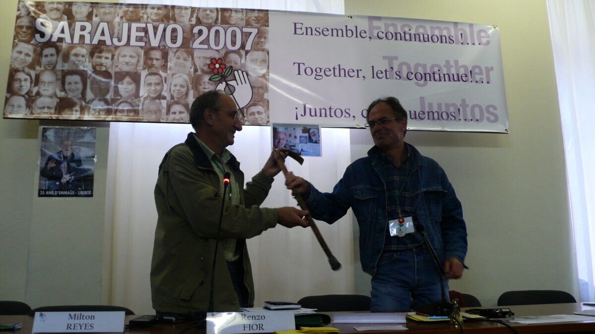 découvrez renouveau emmaüs 82, un projet solidaire visant à offrir une seconde chance aux personnes en difficulté. engagez-vous pour une cause qui redonne espoir et permet de lutter contre l'exclusion sociale, tout en bénéficiant d'articles d'occasion à prix solidaires.