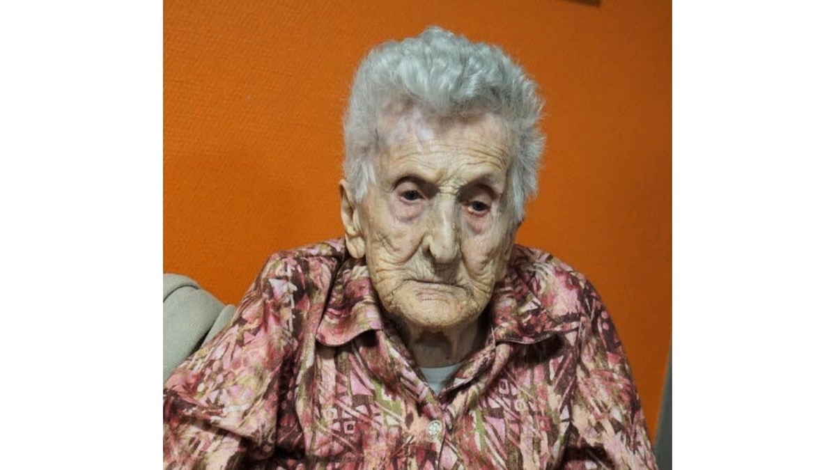 célébrez avec nous le centenaire de denise ! rejoignez-nous pour une journée mémorable remplie de joie, de souvenirs et de surprises pour honorer une vie bien vécue. partagez des moments inoubliables en famille et entre amis lors de cet événement spécial.