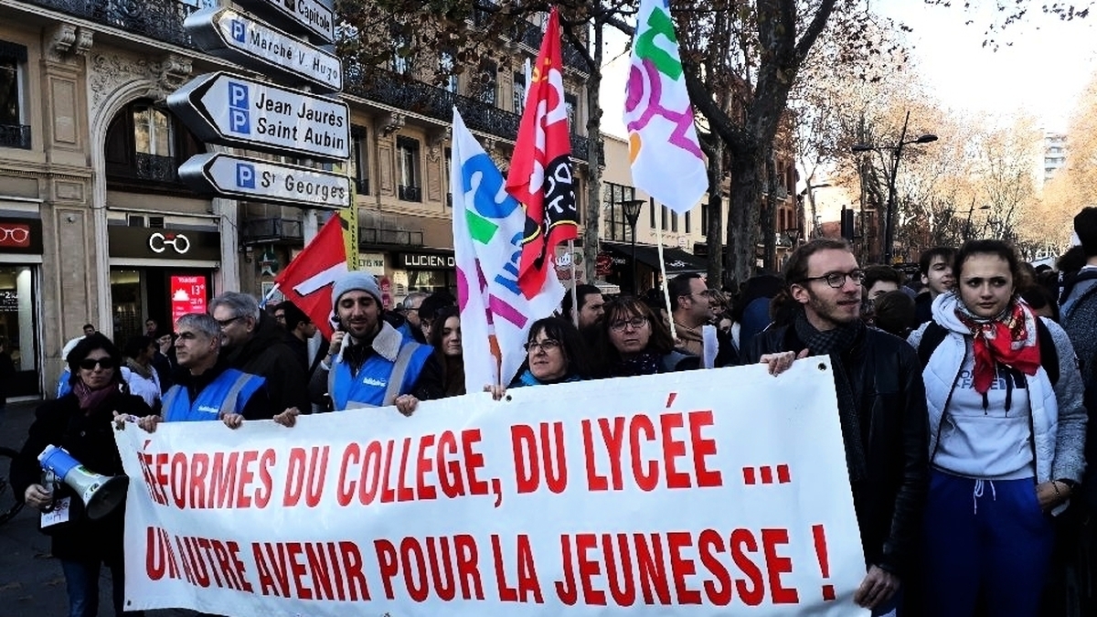 découvrez comment les collèges et lycées du tarn-et-garonne se préparent pour l'avenir. explorez les initiatives éducatives, les innovations pédagogiques et les projets visant à enrichir l'expérience des élèves tout en répondant aux enjeux de demain.