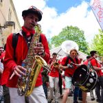 découvrez l'univers vibrant de banda aveyron, une formation musicale passionnée qui incarne l'esprit festif et chaleureux de l'aveyron à travers ses concerts en plein air et ses performances énergiques. rejoignez-nous pour une expérience musicale unique, alliant tradition et modernité, et laissez-vous emporter par la joie et la convivialité de nos événements.