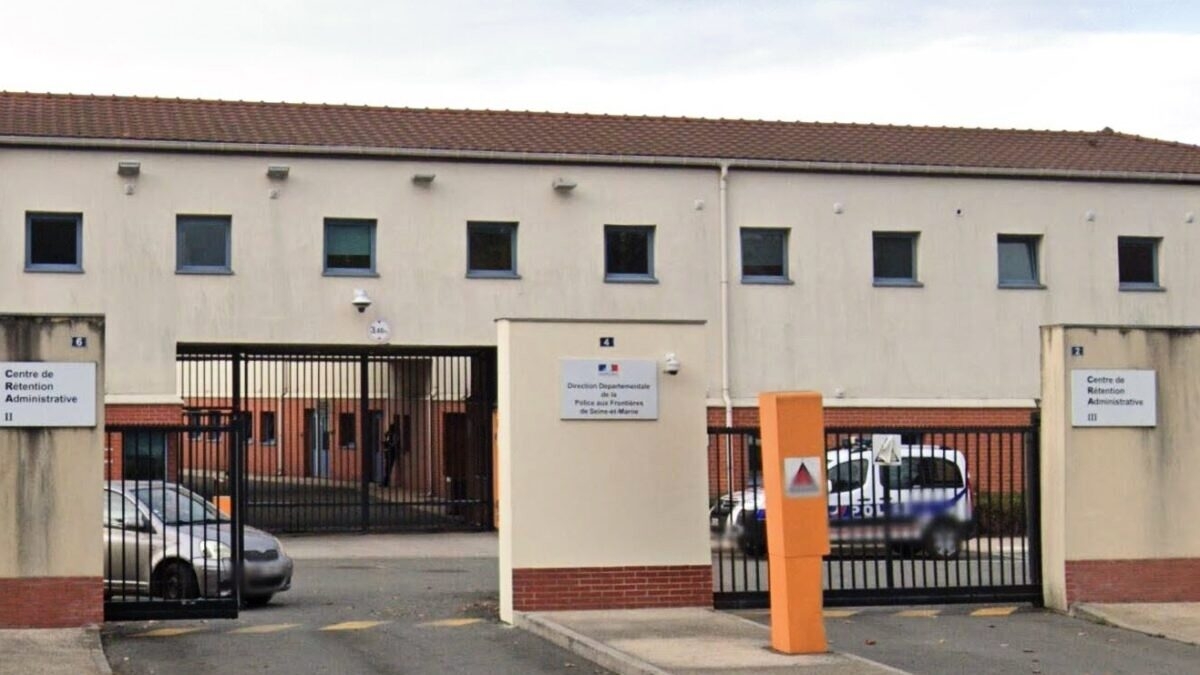 découvrez les détails de l'expulsion d'un influenceur algérien qui a suscité une vive controverse. analyse des répercussions sociales et politiques de cet événement marquant dans le paysage numérique algérien.