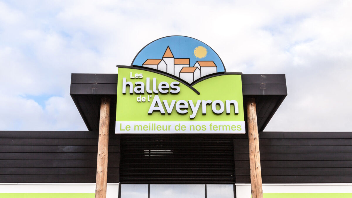 découvrez la halle de rodez, un espace vibrant au cœur de la ville, offrant une variété de produits locaux, de l'artisanat et des spécialités culinaires. idéale pour les amoureux de la gastronomie et de la culture, venez explorer ce lieu incontournable pour votre expérience à rodez.