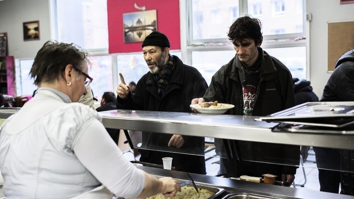 découvrez les initiatives innovantes mises en place par les collèges pour lutter contre les exclusions, promouvoir l'inclusion et favoriser un environnement d'apprentissage équitable pour tous les élèves.