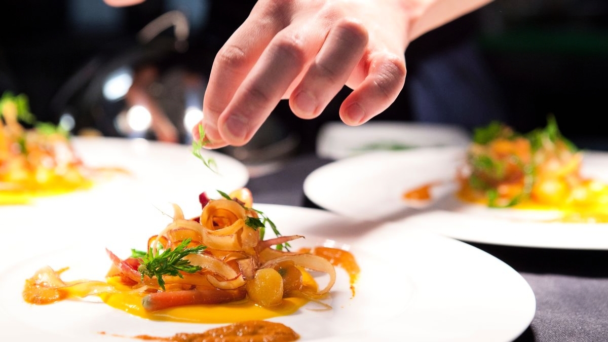 découvrez les nouveaux bib gourmand dans l'hérault, une sélection exquise de restaurants alliant qualité et prix abordables. réveillez vos papilles avec des recommandations gourmandes qui vous feront voyager au cœur des saveurs du terroir. ne manquez pas ces adresses incontournables pour une expérience culinaire inoubliable!