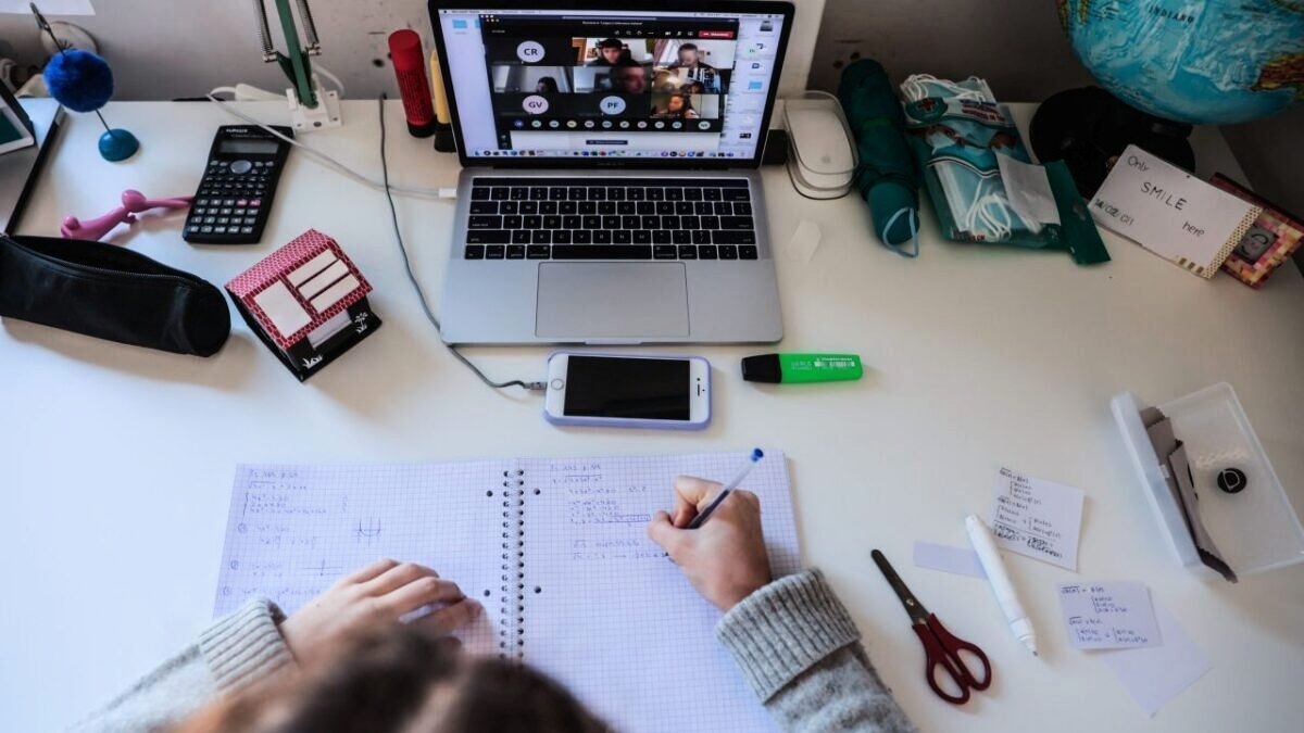 découvrez notre programme d'ordinateurs pour l'inclusion sociale à rodez. offrant des solutions technologiques accessibles, nous visons à favoriser l'autonomie et l'intégration des personnes en situation de handicap ou d'exclusion sociale. rejoignez-nous pour un avenir numérique inclusif.