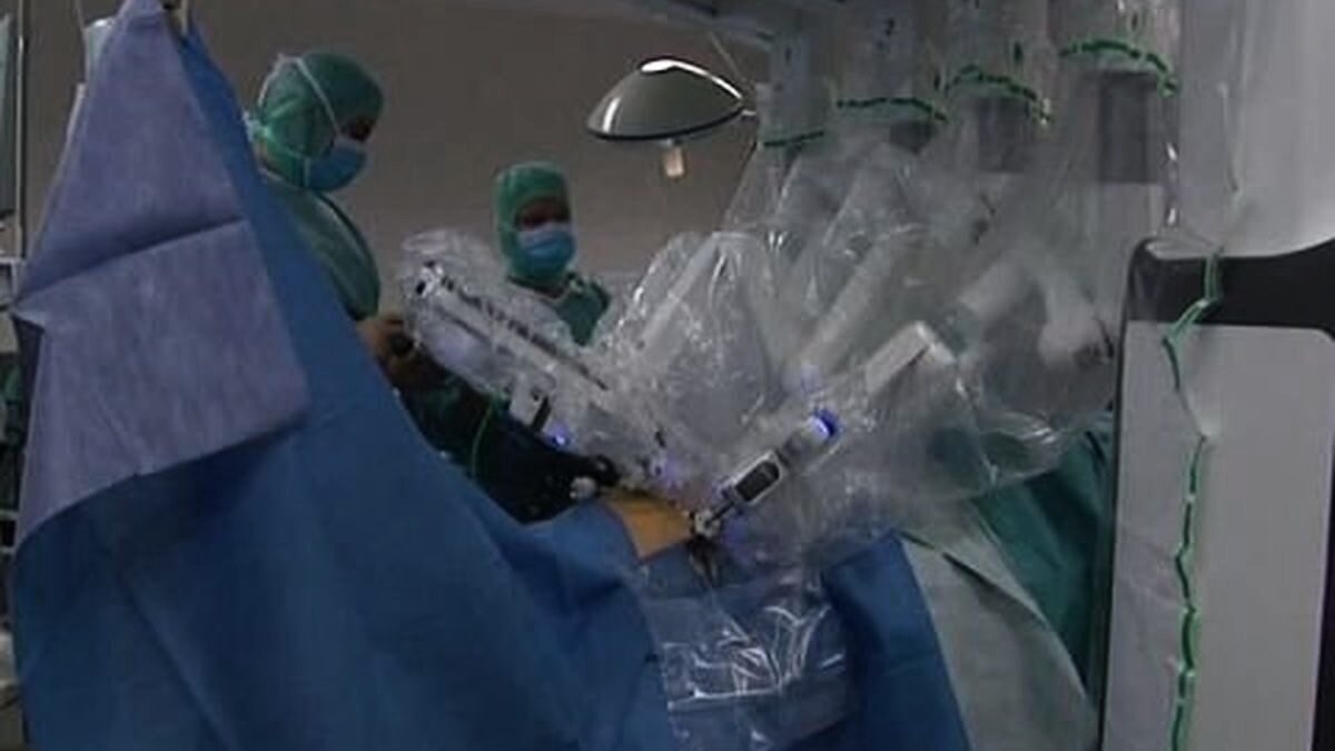 découvrez le robot chirurgical à rodez, une avancée technologique révolutionnaire pour des interventions précises et minimales. améliorez vos chances de récupération avec des techniques chirurgicales de pointe, adaptées à vos besoins.
