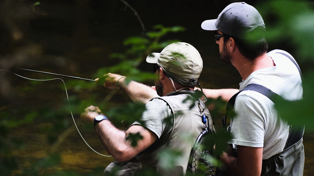 découvrez la saison de pêche en lozère, un véritable paradis pour les amateurs de nature et de tranquillité. profitez des rivières cristallines et des lacs poissonneux, tout en vous émerveillant devant des paysages à couper le souffle. que vous soyez débutant ou pêcheur expérimenté, la lozère vous offre une expérience inoubliable au cœur de ses magnifiques espaces naturels.