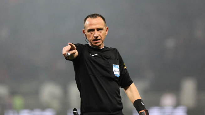 découvrez l'univers de l'arbitrage à rodez : un cadre exceptionnel pour les arbitres passionnés et les amateurs de sport. explorez les événements, formations et perspectives de carrière dans cette belle région.