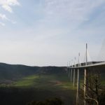 découvrez l'aveyron, une terre où l'architecture impressionnante des viaducs rencontre l'authenticité de l'artisanat local. explorez ses paysages enchanteurs, ses villages pittoresques et ses savoir-faire traditionnels lors d'un voyage inoubliable au cœur de la nature et de la culture.