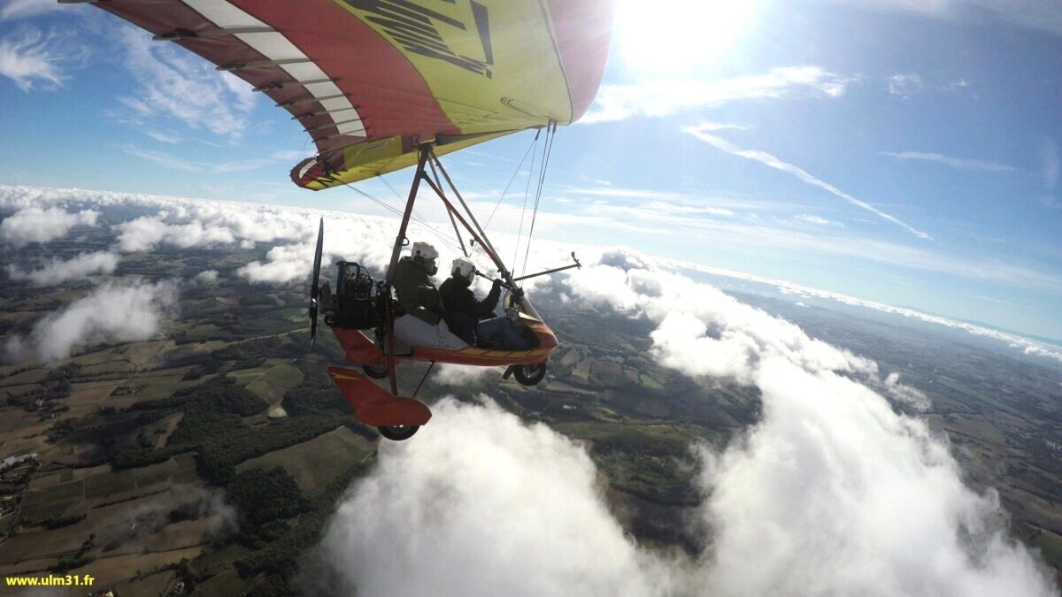 découvrez les baptêmes en aveyron, une expérience inoubliable entre terre et ciel. volez au-dessus des paysages époustouflants de cette région magnifique et vivez des moments d'adrénaline unique. réservez votre aventure dès maintenant!