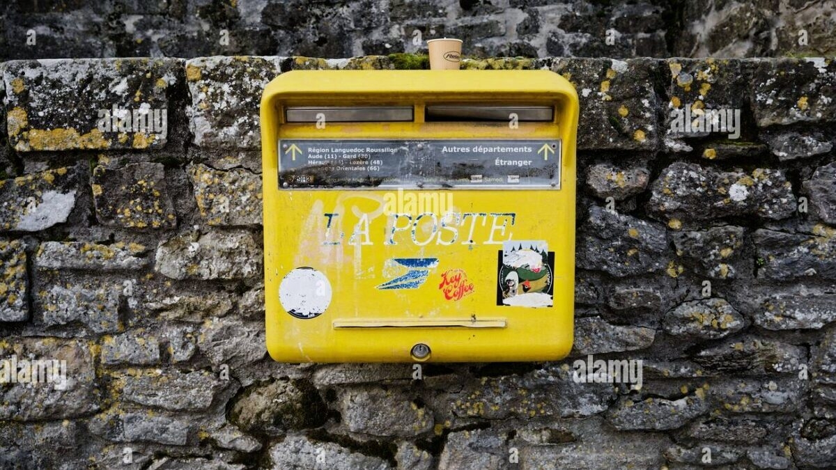 découvrez les boîtes jaunes de l'aveyron, un symbole de la communication locale et du partage d'informations. explorez leur rôle essentiel dans notre quotidien et comment elles facilitent l'échange au sein des communautés.