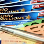 découvrez l'incroyable victoire à l'euromillions avec un gain de 600 000€, tout en sachant que le jackpot reste intact pour la prochaine chance de gagner.