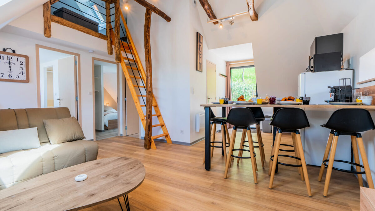 découvrez la beauté sauvage de la lozère ! offrez-vous une évasion authentique au cœur de paysages époustouflants, entre vallées verdoyantes et rivières cristallines. que vous soyez amateur de randonnées, de patrimoine historique ou de moments de détente en pleine nature, la lozère vous promet une aventure inoubliable loin du tumulte quotidien.