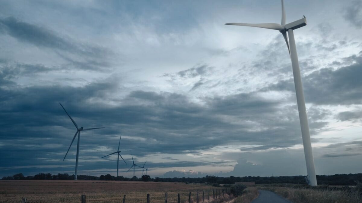 découvrez les raisons de la fermeture du parc éolien dans l'hérault et ses impacts sur la production d'énergie renouvelable. informez-vous sur les enjeux environnementaux et économiques liés à cette décision.