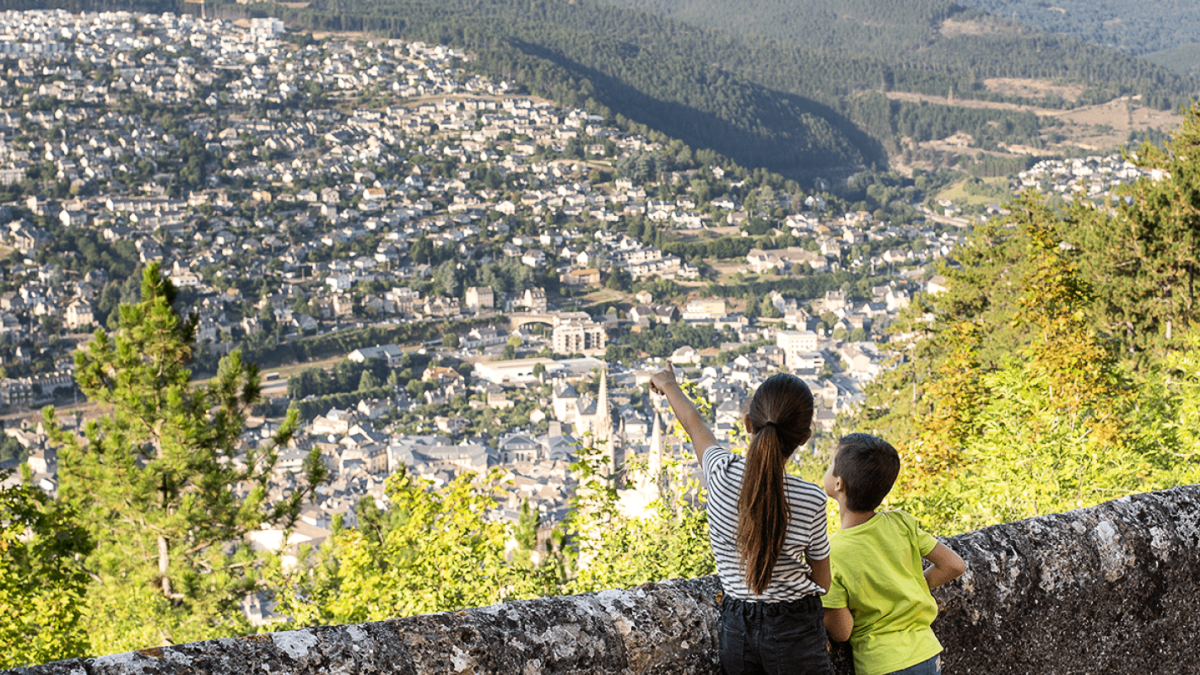 découvrez le festival randonnée de mende, un événement unique où passionnés de nature et de marche se rassemblent pour explorer les paysages magnifiques de la région. profitez d'ateliers, de parcours adaptés et de rencontres avec des experts en randonnée tout en célébrant l'amour des grands espaces. rejoignez-nous pour une aventure inoubliable !