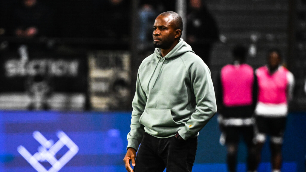 découvrez les raisons derrière la frustration des supporters du pau fc. analyse des performances de l'équipe, critiques des joueurs et attentes des fans face à la saison actuelle. restez informé sur les coulisses du club et partagez vos pensées!