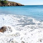 découvrez l'excitation du jumping à la plage de sète ! profitez d'une expérience unique de sensations fortes au bord de l'eau, avec des activités pour tous les niveaux. plongez dans l'aventure et vivez des moments inoubliables sous le soleil méditerranéen.